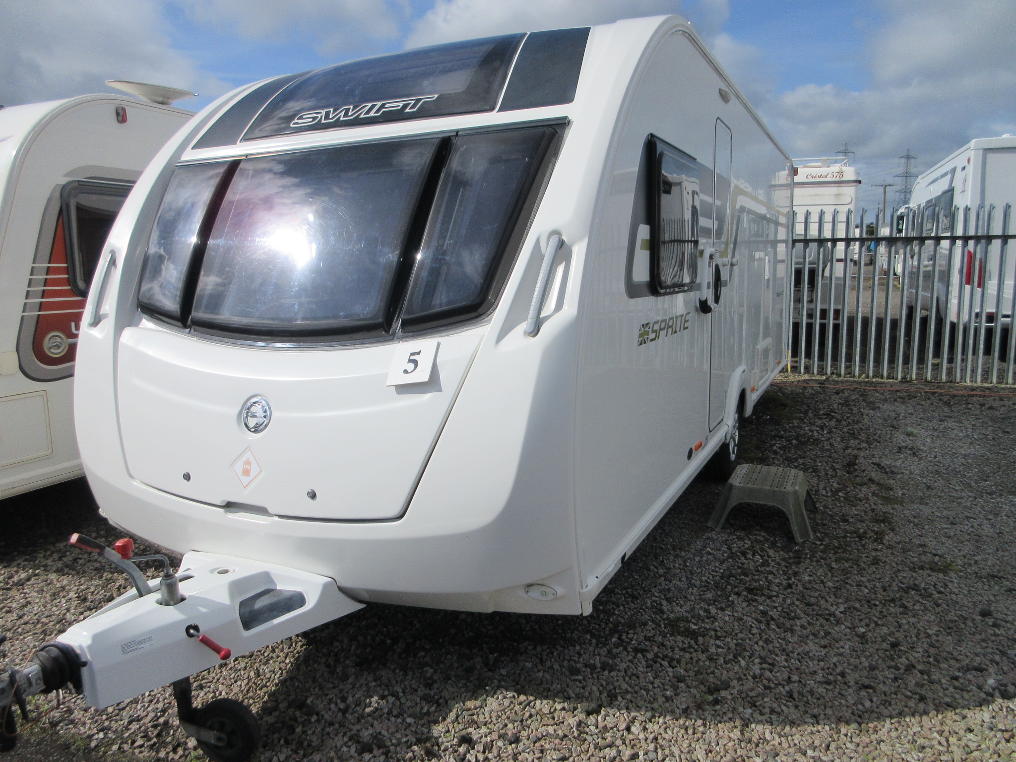 Caravan No. 05 – 2016 Swift Sprite Major 4SB, 4 berth £17,900