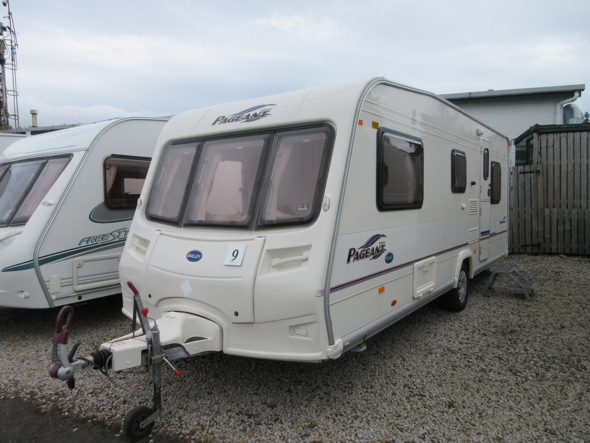 Caravan No. 09 – 2006 Bailey Pageant Provence 5 berth, £8,500