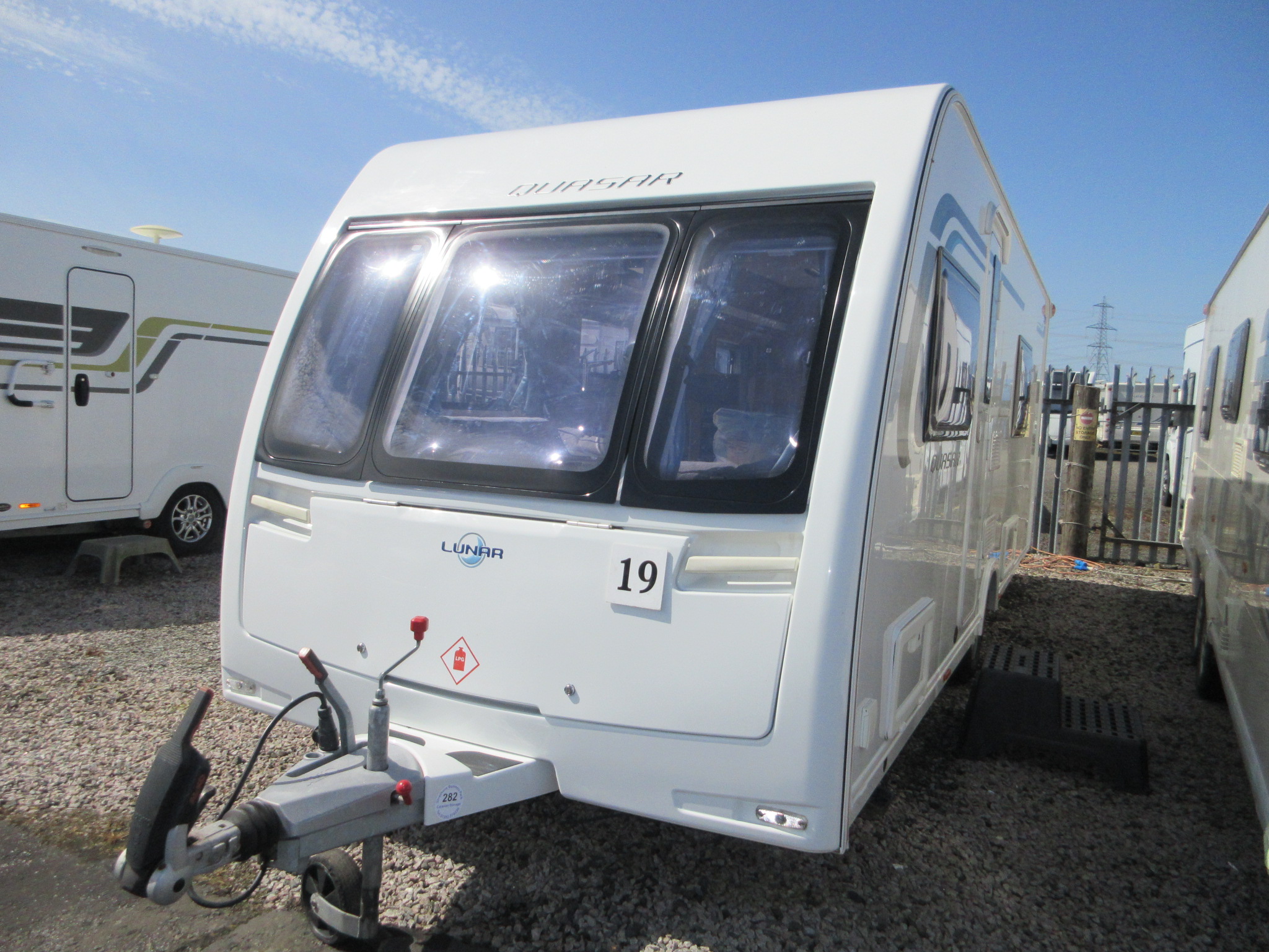 Caravan No. 19 – 2016 Lunar Quasar 544, 4 berth £15,900