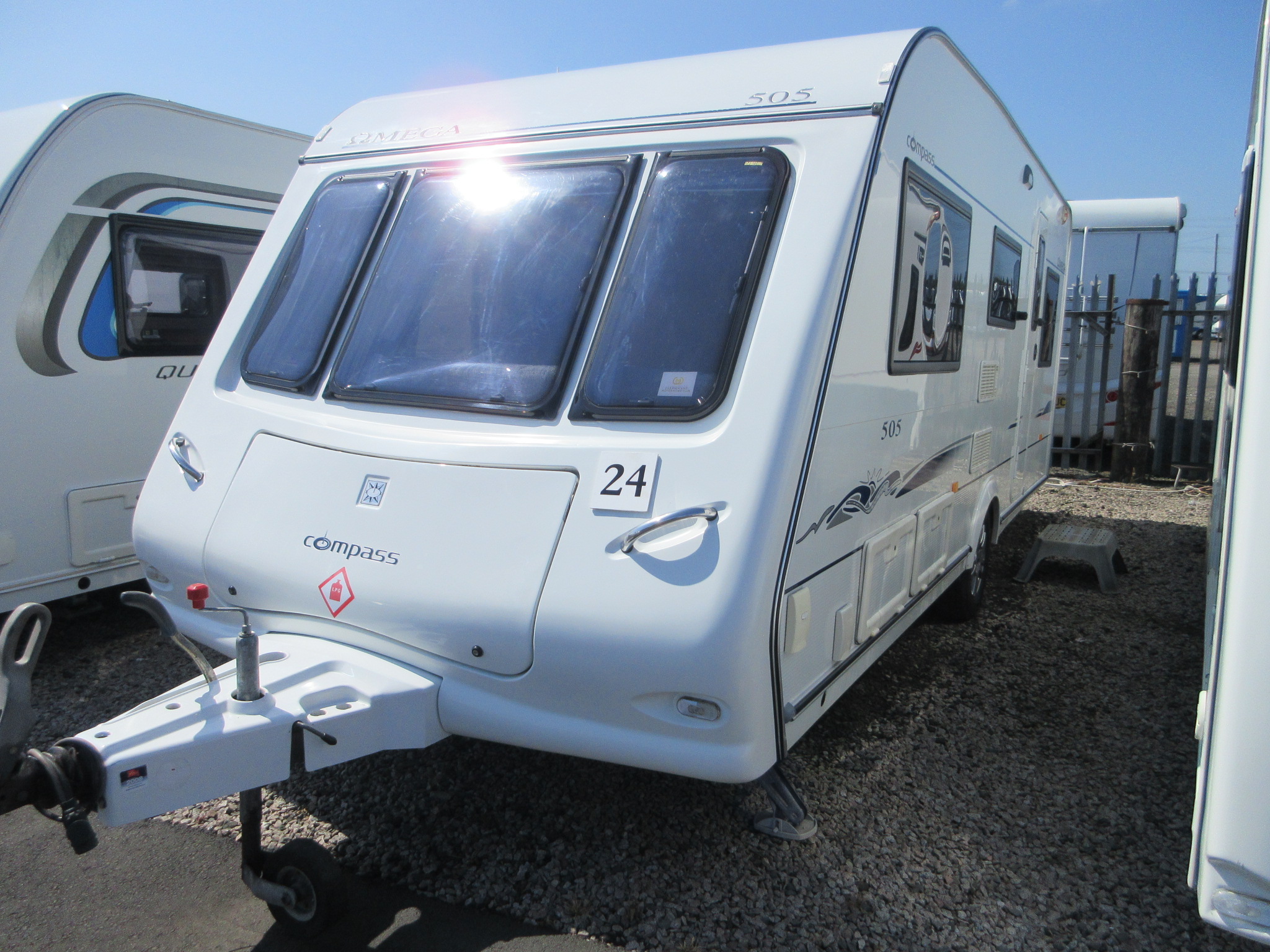 Caravan No. 24 – 2007 Compass Omega 505, 5 berth £7,800